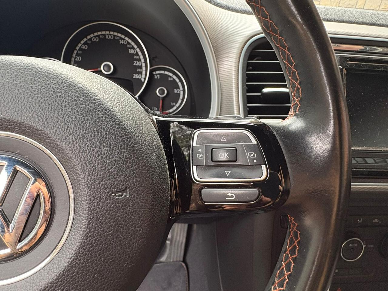 Volkswagen Maggiolino 1.2 TSI Club DSG NAVY TELECAMERA