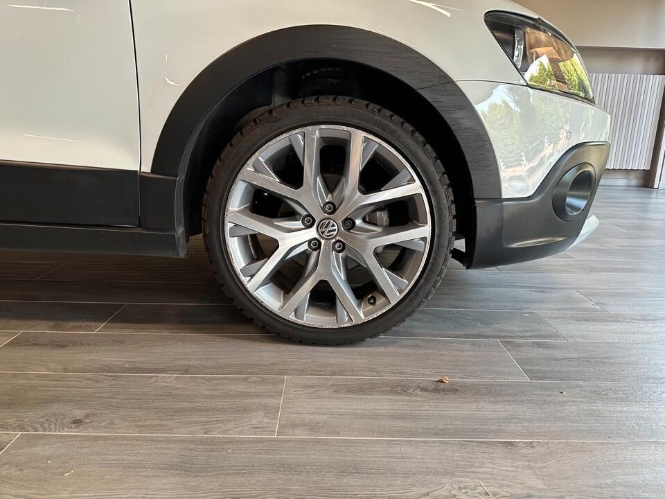 vw Polo CROSS 1.2 TSI DSG AUTOMATICA - NEOPATENTATI