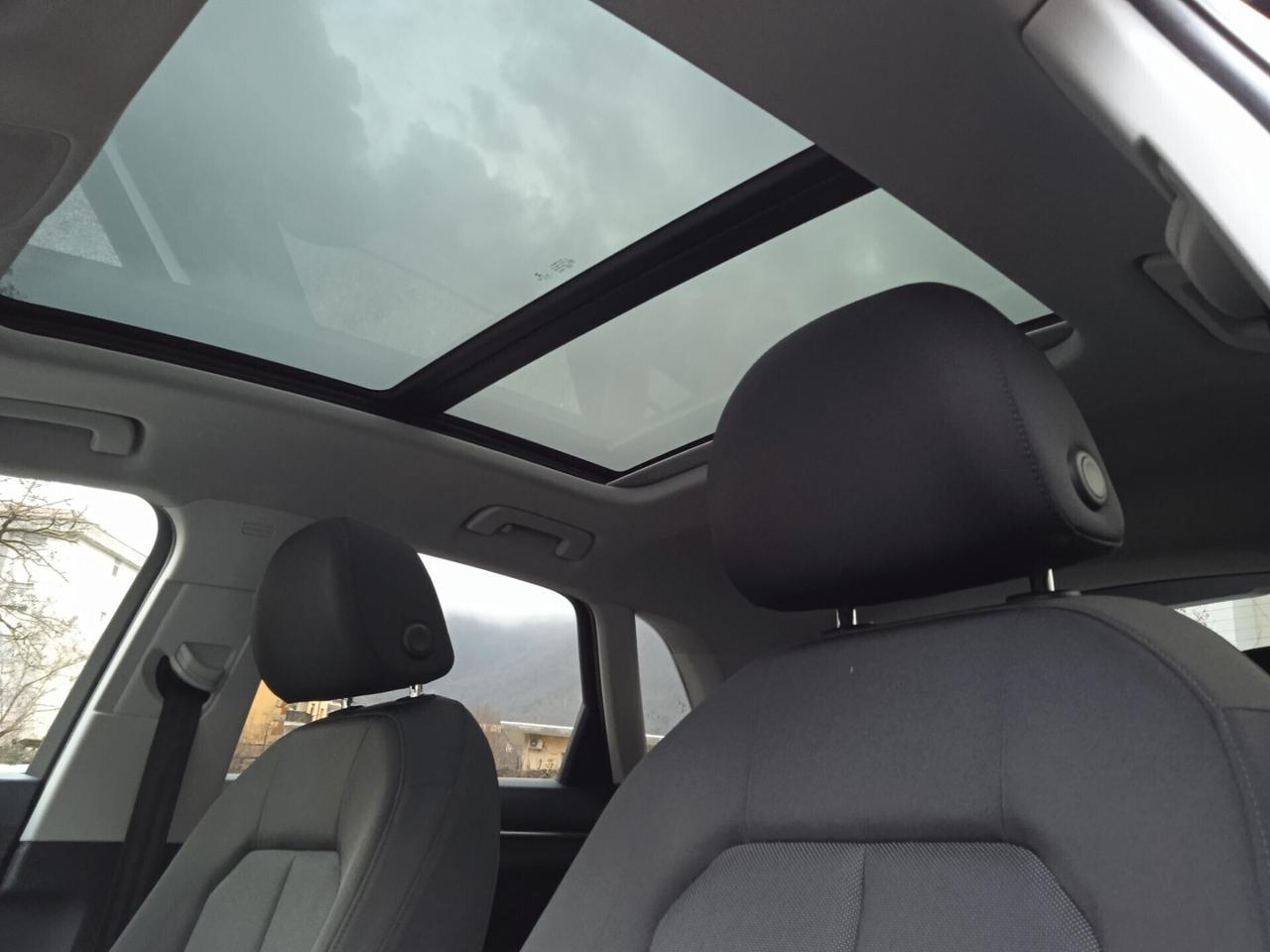 Audi Q3 / 2.0 TDI S tronic Advanced TETTO APRIBILE,