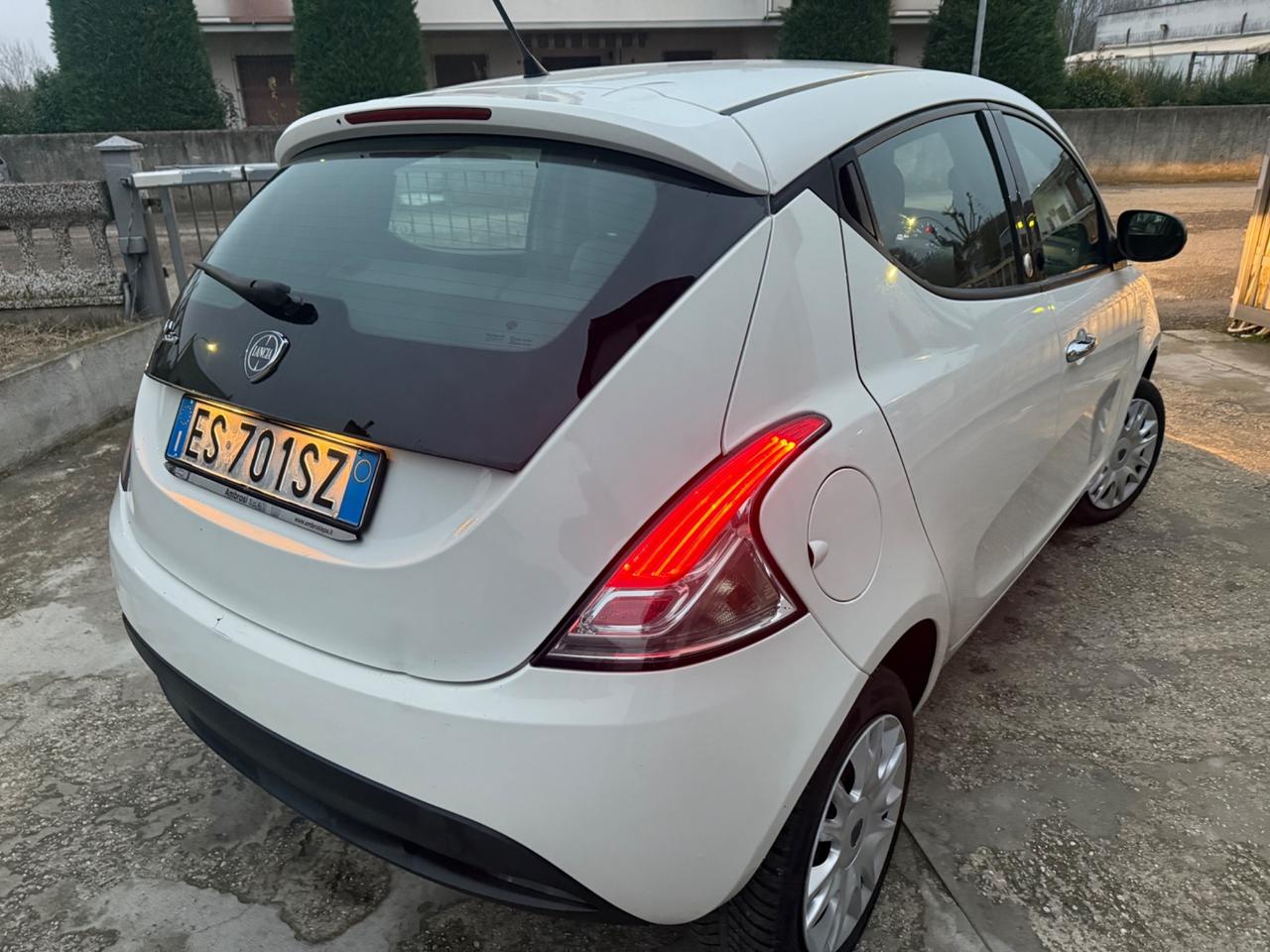 Lancia Ypsilon 0.9 METANO VALIDO 2029 2013 NEOPAT