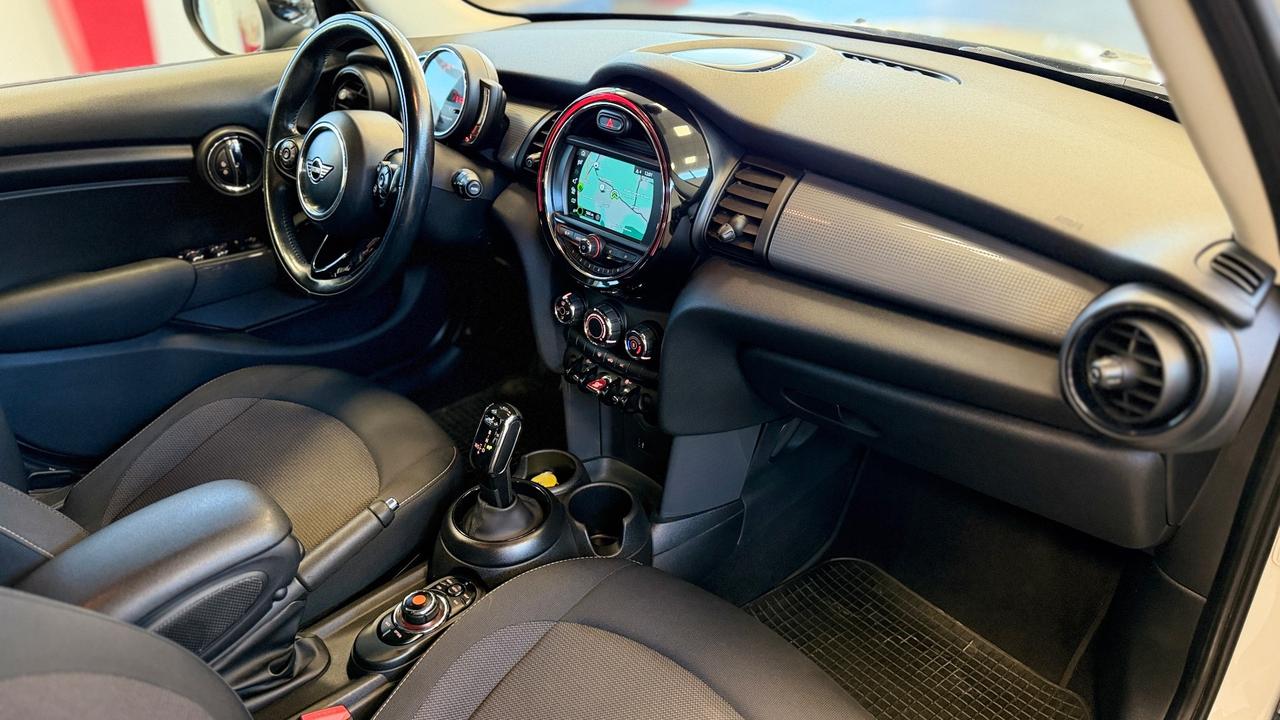 Mini Cooper D 15 BOOST 5 PORTE