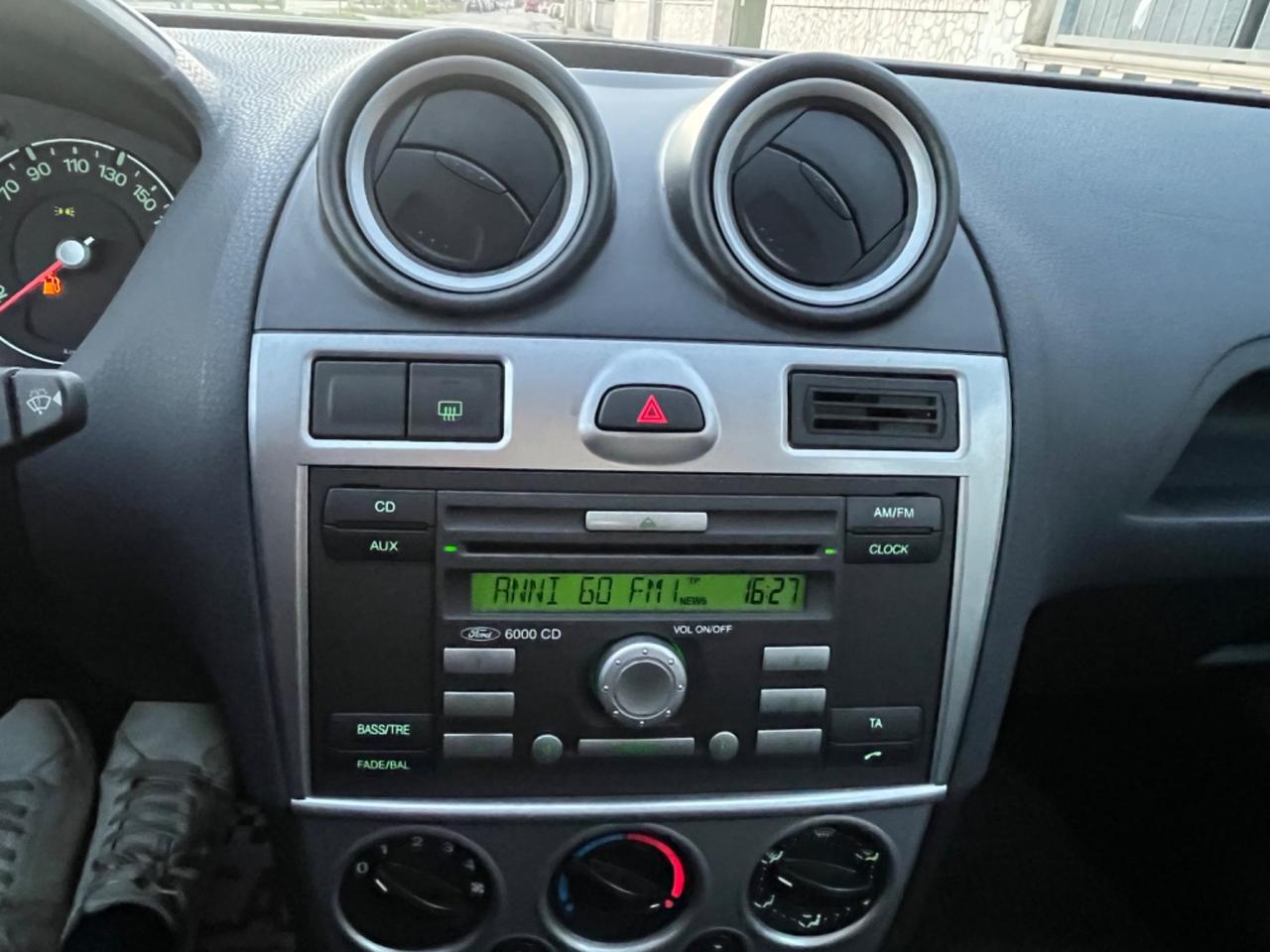 Ford Fiesta 1200 5p. Ghia Unipro 2007