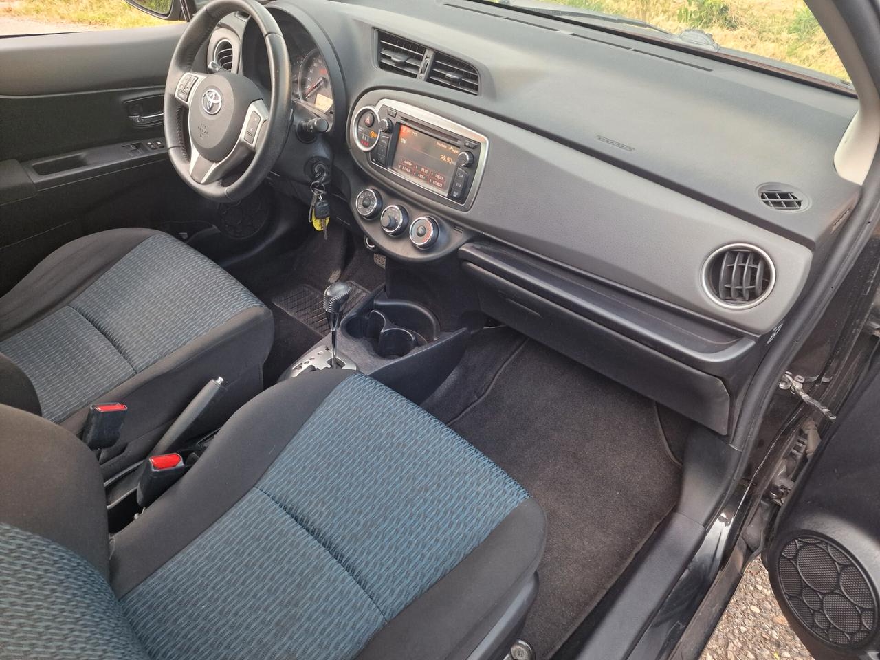 Toyota Yaris 1.3 5p Automatica