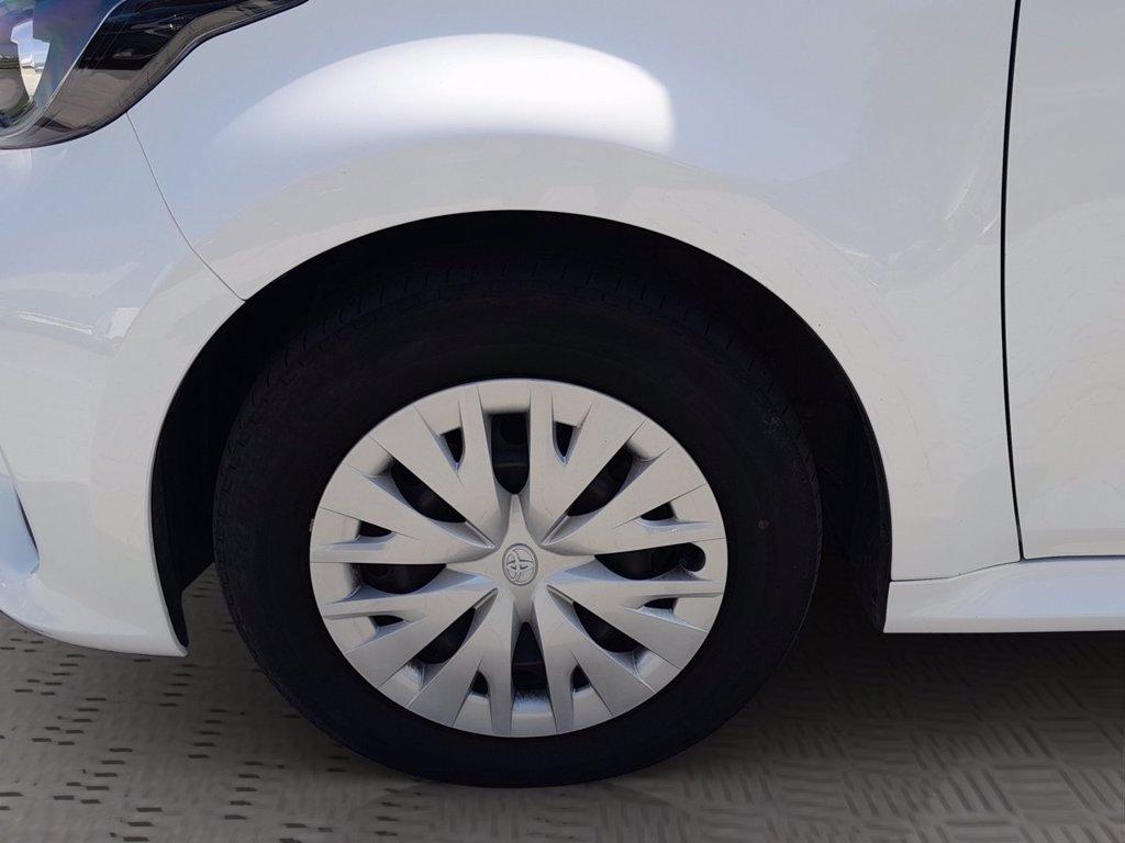 TOYOTA Yaris 1.5h active del 2025