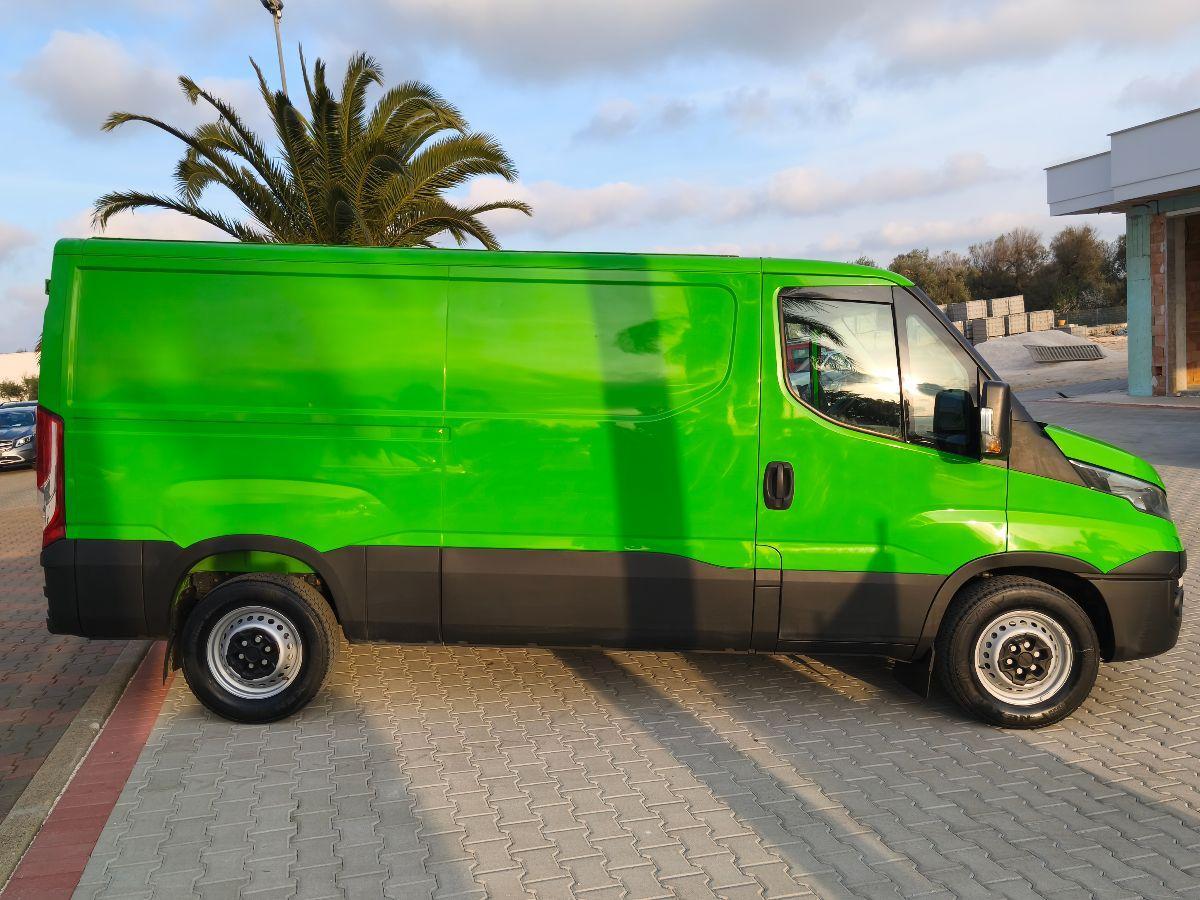 IVECO Daily 35S14 Furgone Medio Tetto Basso Gancio traino