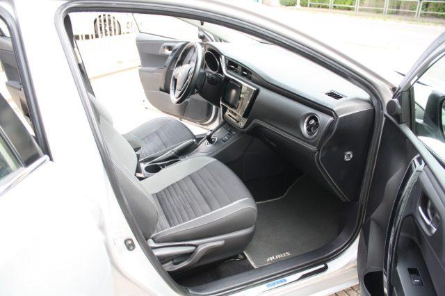 TOYOTA Auris Touring Sports 1.8 Hybrid Business