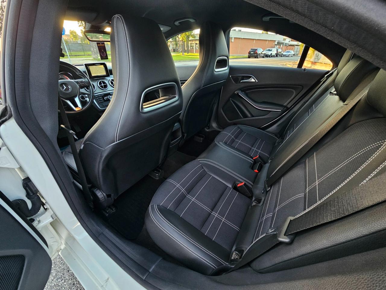 Mercedes-benz CLA 200 Berlina automatico