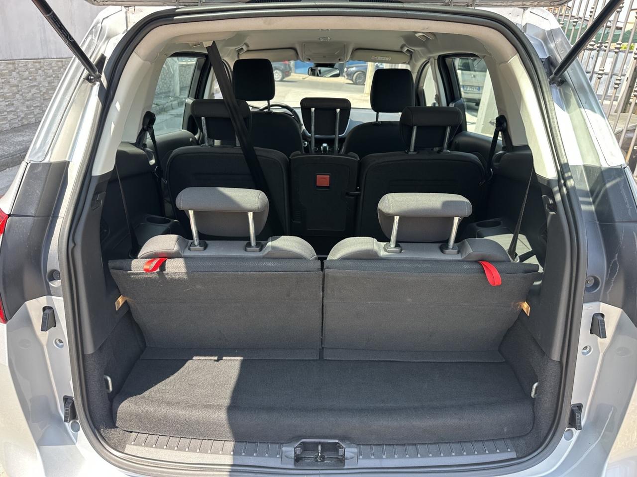 Ford C-Max7 1.5 TDCi 120CV Titanium 7 Posti