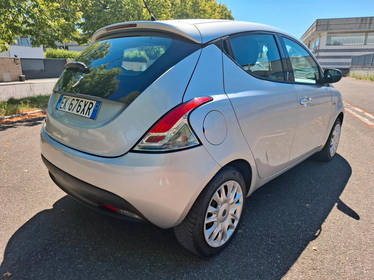 Lancia Ypsilon 1.2 69 CV 5 porte S&S Platinum