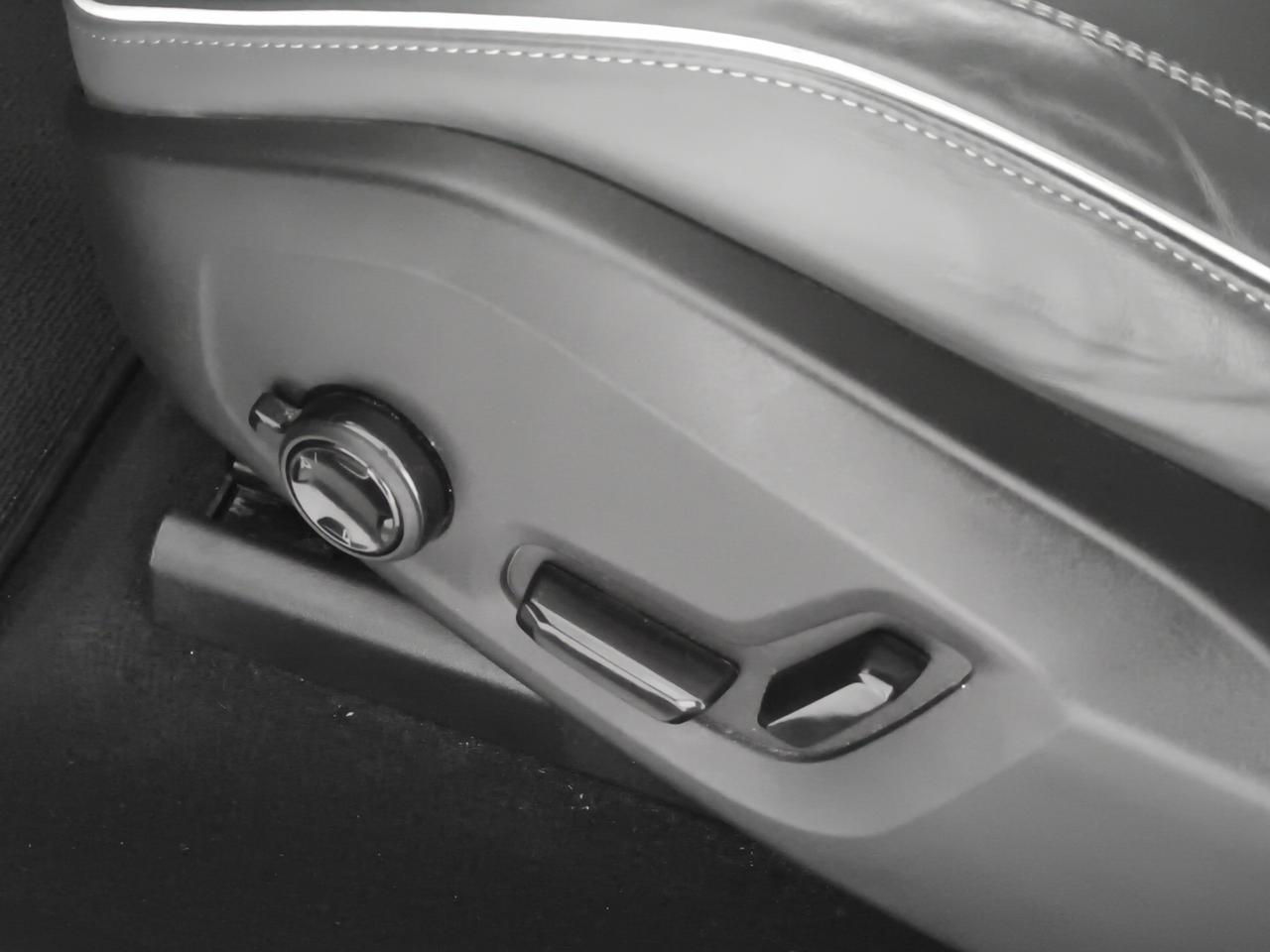 Volvo XC60 2.0 b4 Plus Dark awd