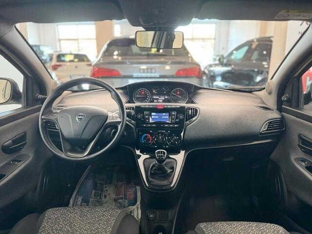 Lancia Ypsilon 1.0 FireFly 5 porte S&S Hybrid Ecochic Gold