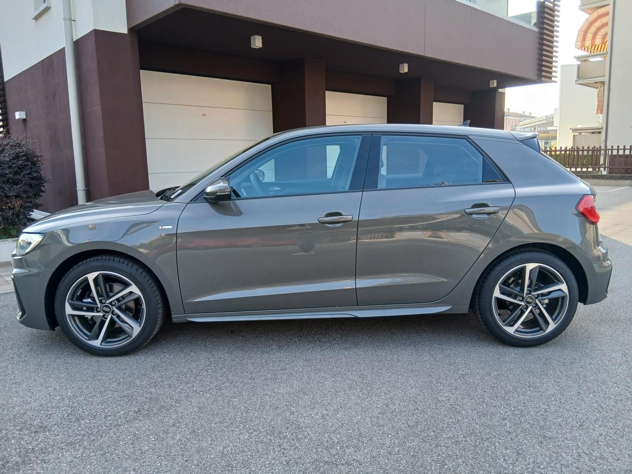 Audi A1 SPB 30 TFSI S line edition NUOVA tua a € 312 mese