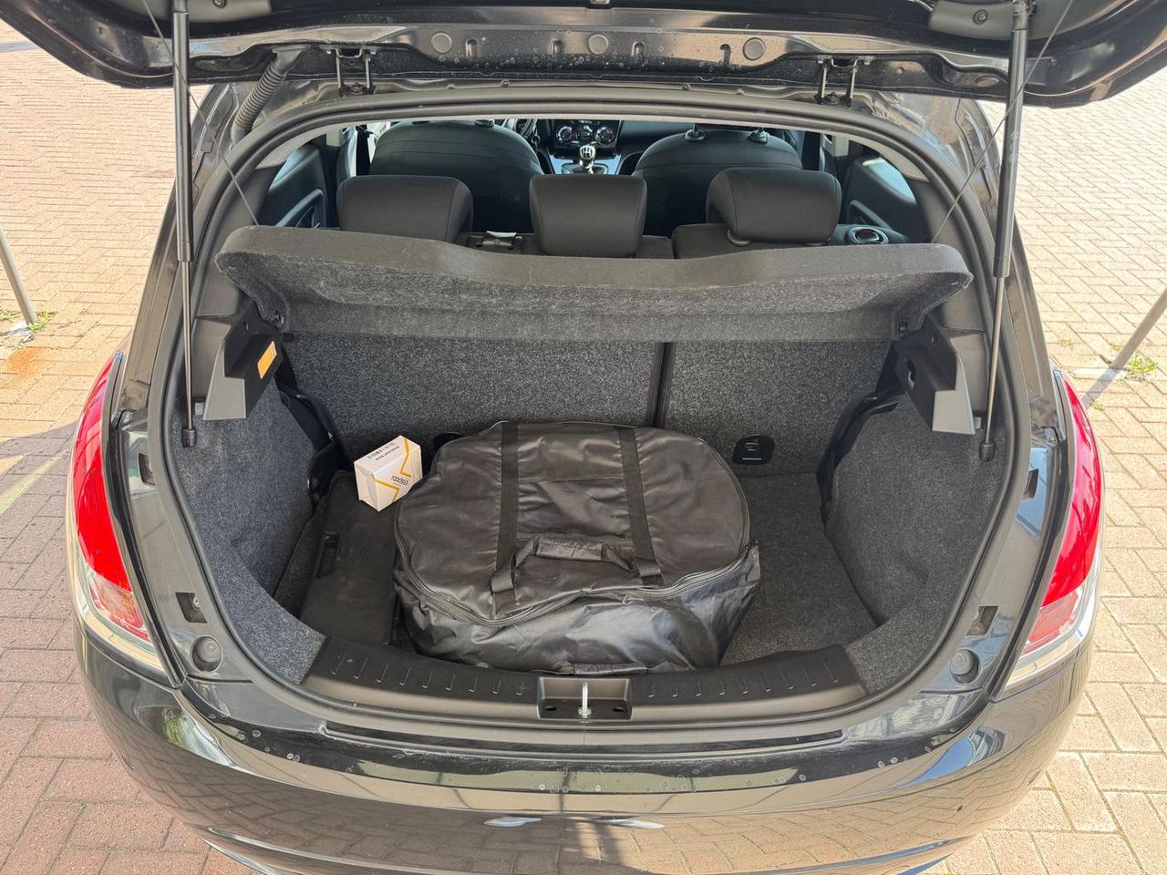 Lancia Ypsilon Gold 1.2 LPG #11723
