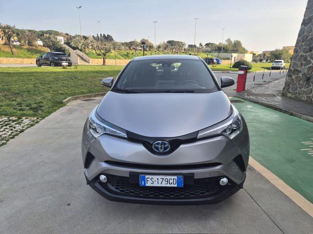TOYOTA C-HR 1.8 Hybrid E-CVT Business