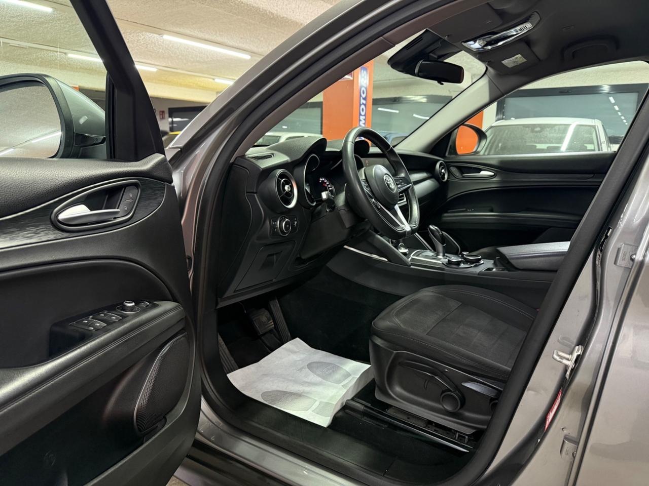 Alfa Romeo Stelvio 2.2 Turbodiesel 160 CV AT8 RWD Business