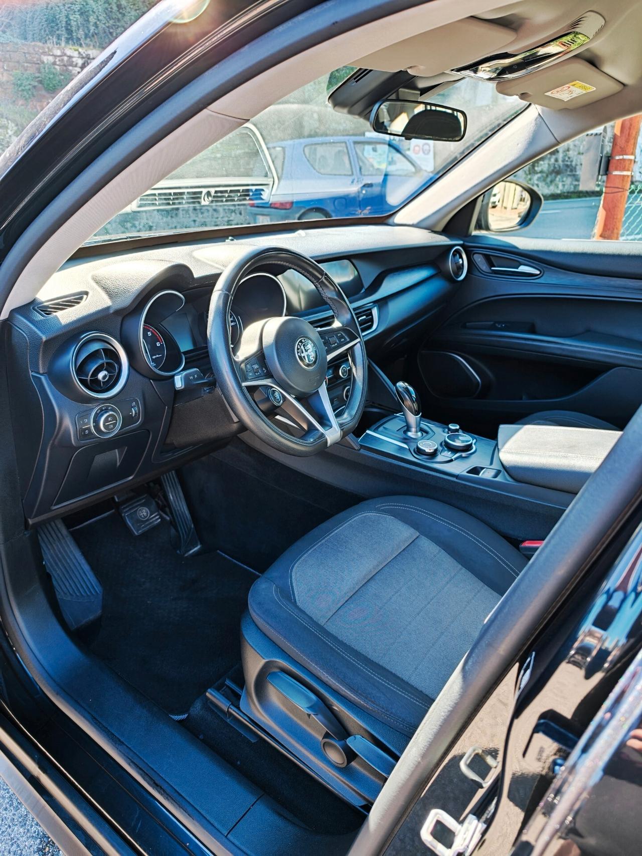 Alfa Romeo Stelvio 2.2 180 CV AT8 Business