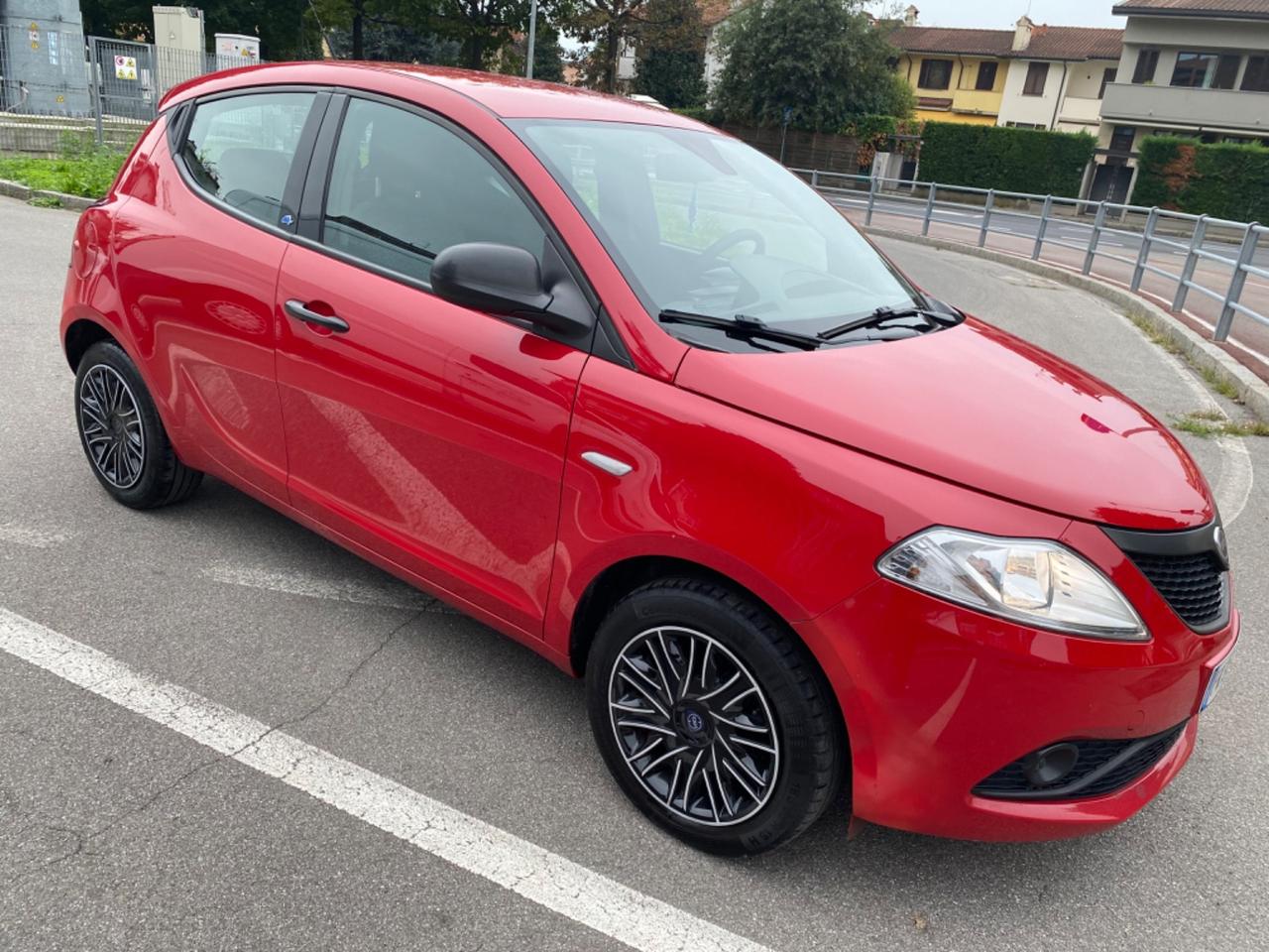 Lancia Ypsilon 1.2 69 CV 5 porte Elefantino Blu