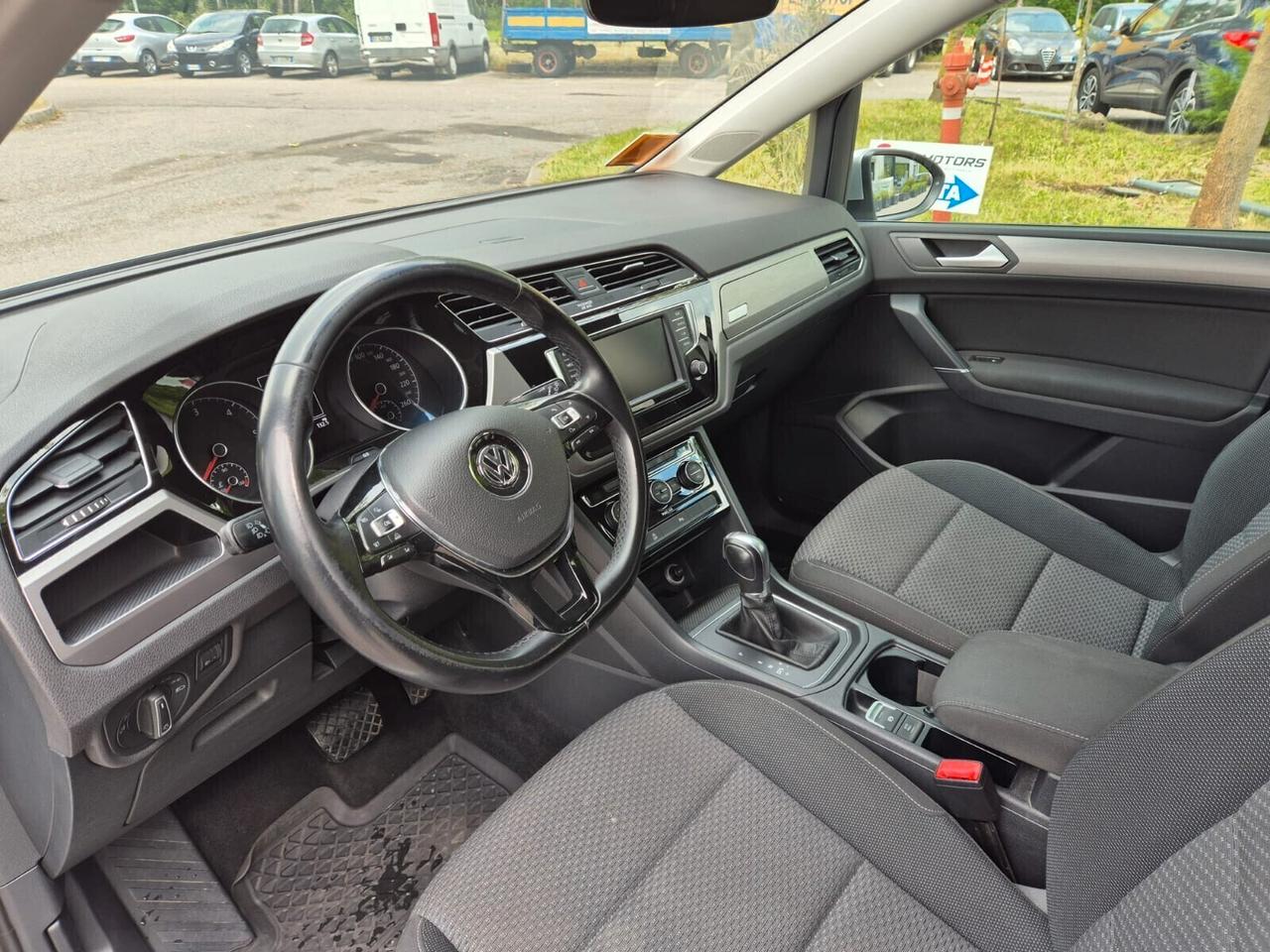 Volkswagen Touran 2.0 TDI 150 CV DSG *7 POSTI*