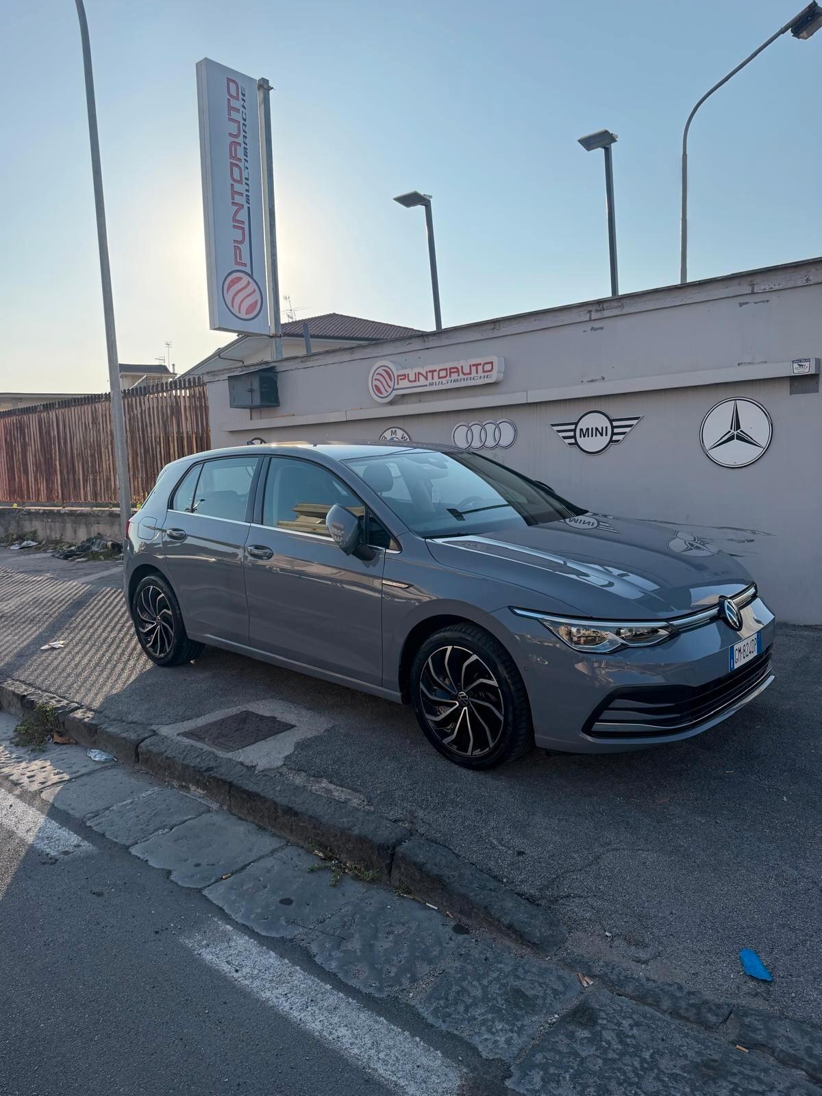 Volkswagen Golf VIII 2020 2.0 tdi Style 115cv dsg