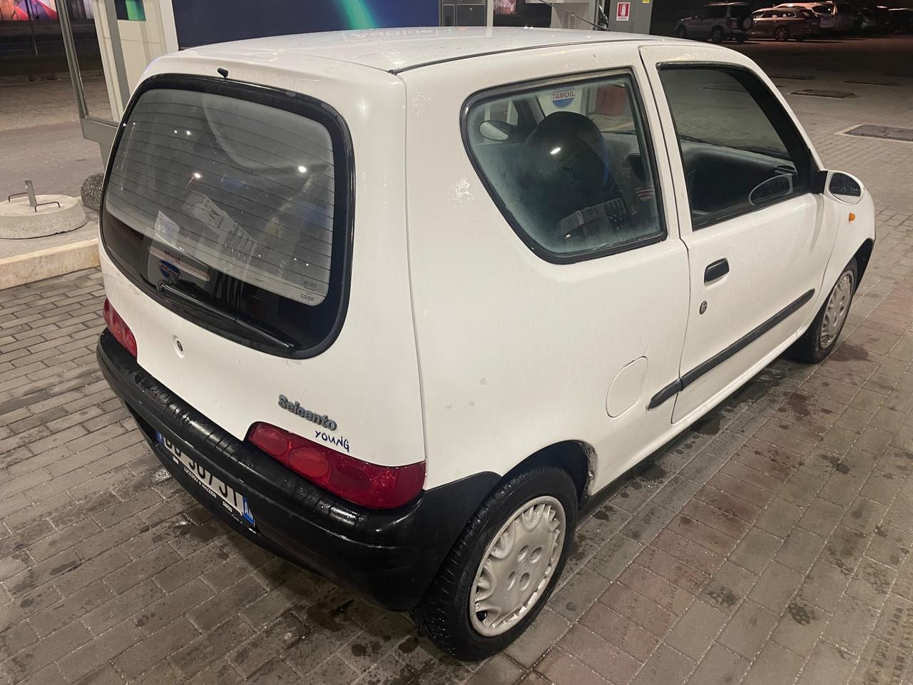 FIAT 600 1.1 BENZINA NEOPATENTATI 180.000 KM.
