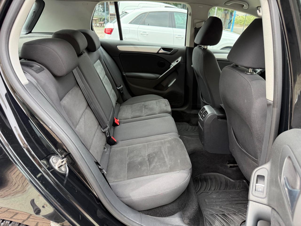 Volkswagen Golf 1.6 TDI Highline - GARANZIA