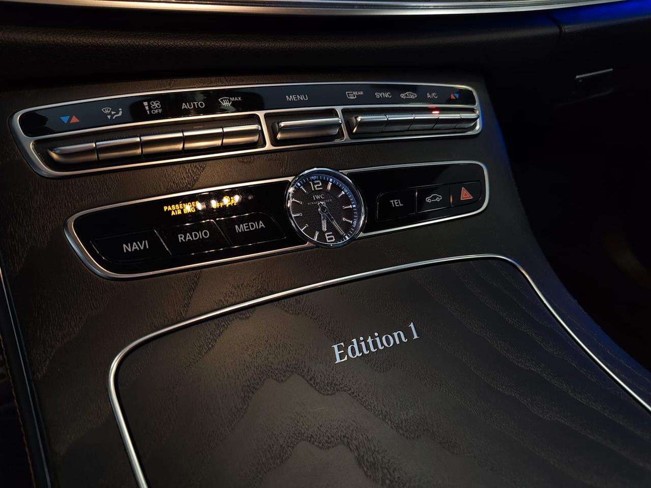 Mercedes-Benz CLS 300d AMG EDITION 1