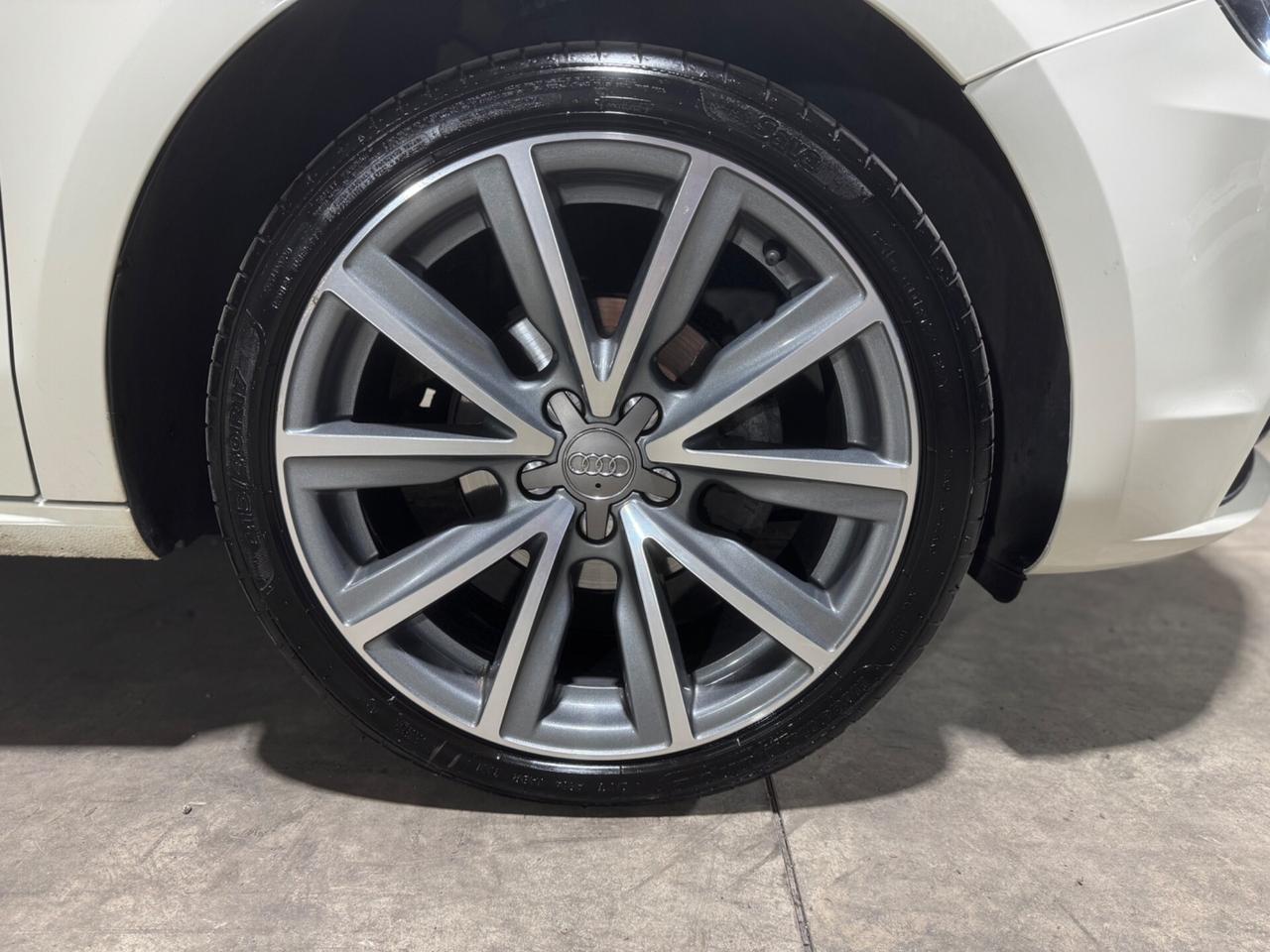Audi A1 1.6 TDI 90CV MANUALE NEOPATENTATI