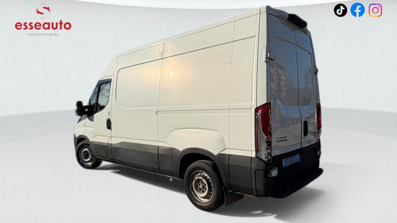 Iveco Daily 33S11 2.3 HPT PC Cabinato
