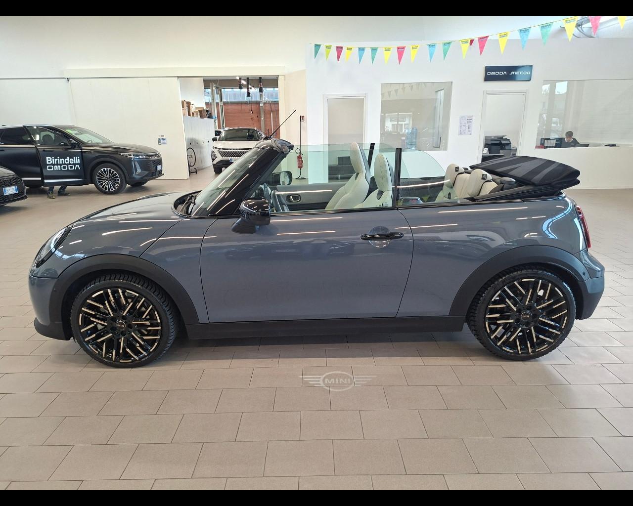 MINI Mini CooperCbr(F67) - Mini Cooper C Favoured Cabrio