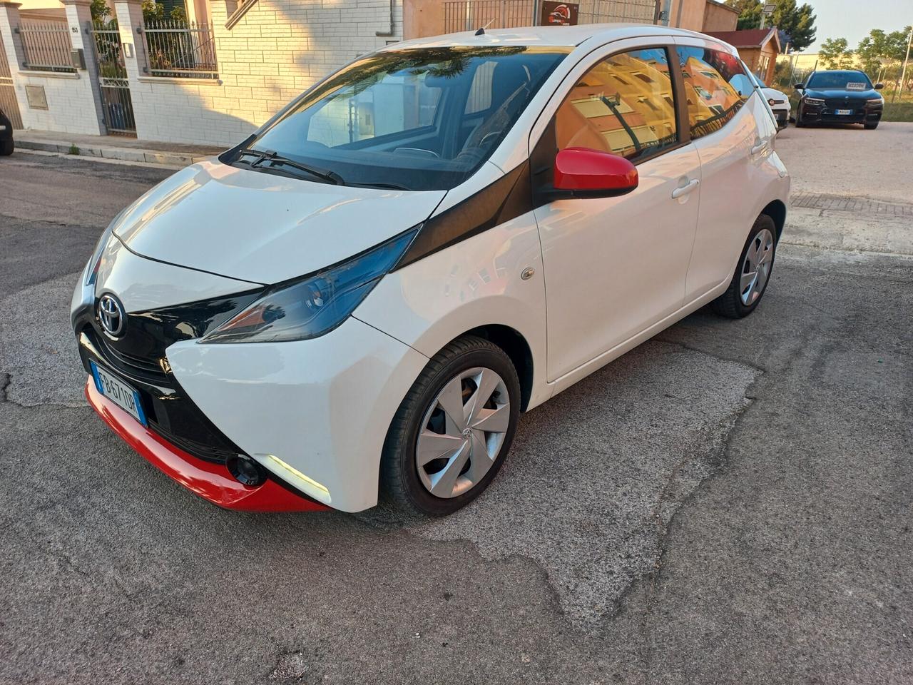 Toyota Aygo 1.0 VVT-i 69 CV 5 porte x-play km 44000