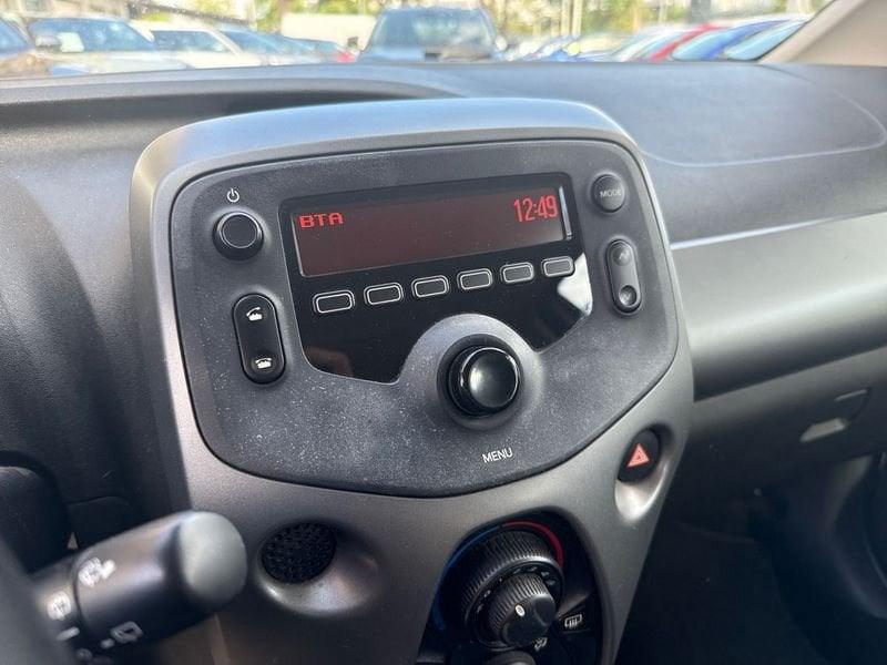 Toyota Aygo Aygo 5p 1.0 x-cool 72cv