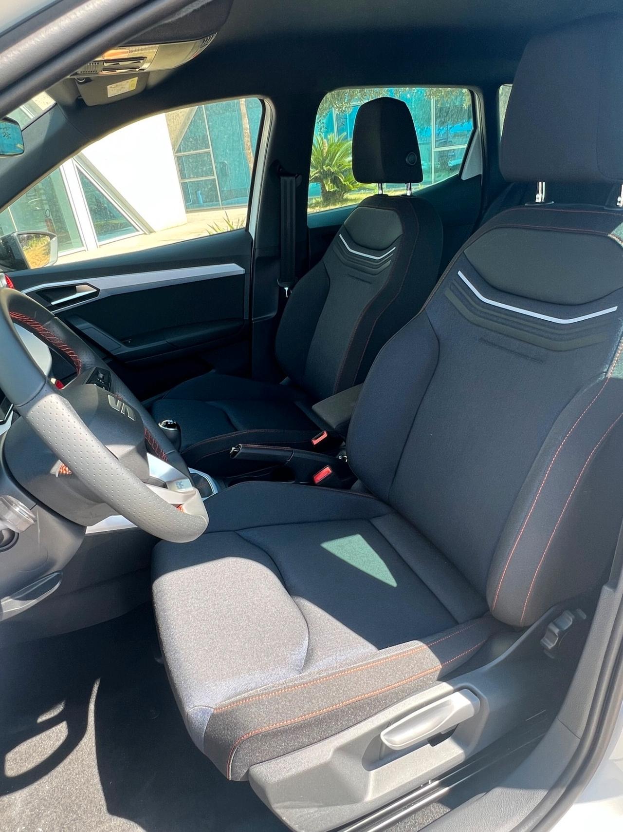 SEAT Arona ecotsi FR 110cv offerta T-Stock prezzo imperdibile