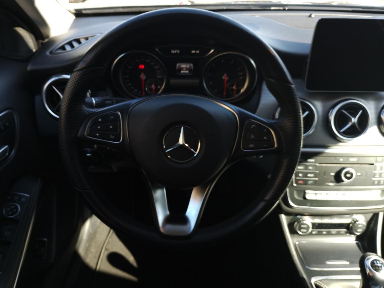 Mercedes-Benz GLA 200 GLA 200 1.6 Premium