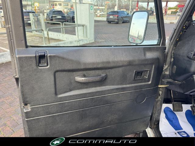 LAND ROVER Defender 110 2.5 Td5 cat S.W. SE