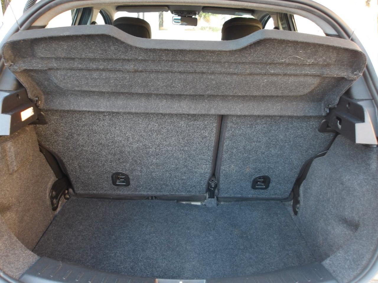 Lancia Ypsilon 5 Porte Ypsilon 1.2 8v Silver c/clima 69cv