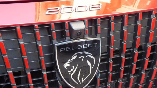 PEUGEOT 2008 PureTech 130 S&S EAT8 Allure