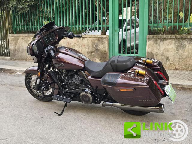 HARLEY-DAVIDSON CVO Street Glide 25th