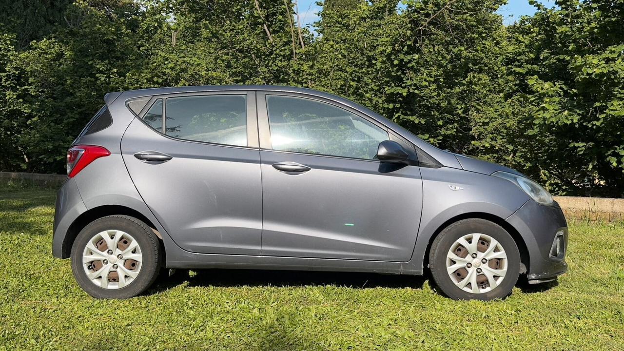 Hyundai i10 1.0 MPI Comfort 2015 GPL NEOPATENT leggi testo