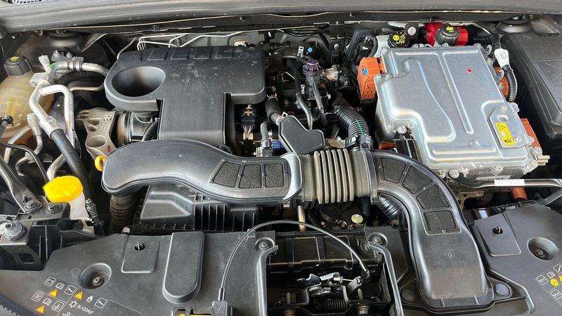 Renault Captur 1.6 E-TECH Hybrid Intens Auto 145cv