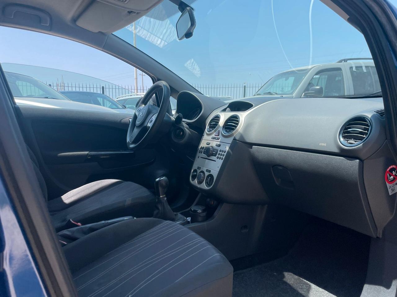 Opel Corsa 1.2 benzina 80 CV