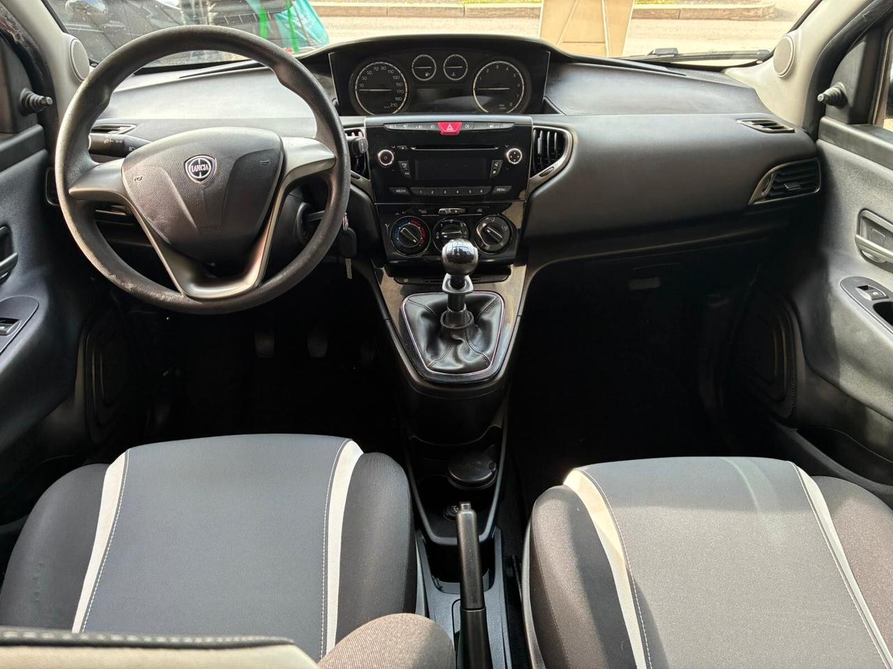 Lancia Ypsilon 1.2 benzina 5p garantita-15