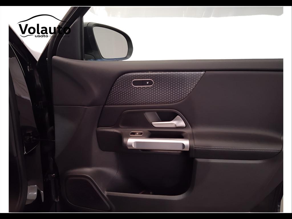 Mercedes-Benz GLB - X247 2023 - GLB 180 d Progressive Advanced auto
