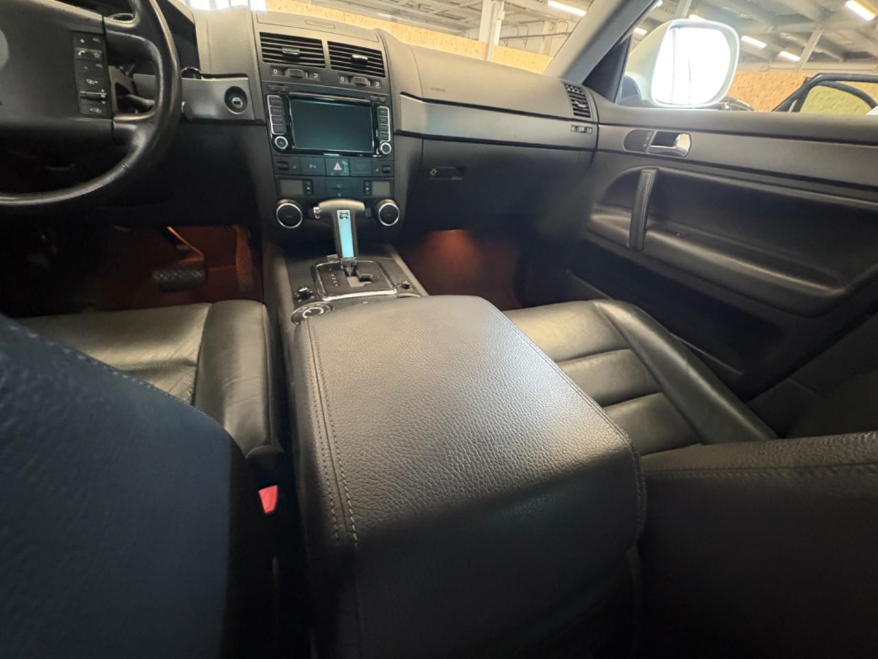 Volkswagen Touareg 3.0 TDI tiptronic 2010