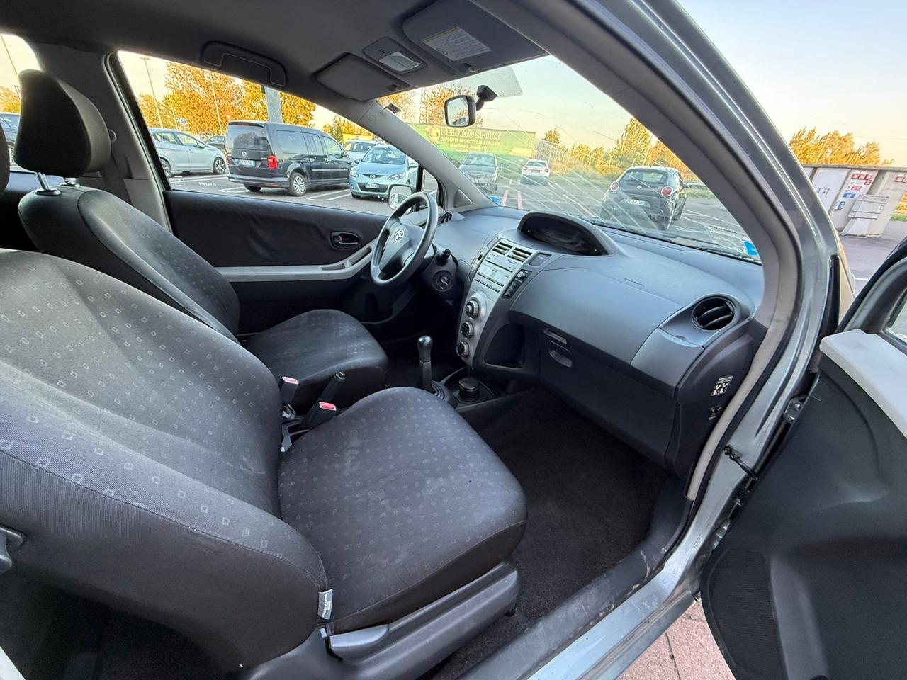 Toyota Yaris 1.0 5 porte Sol