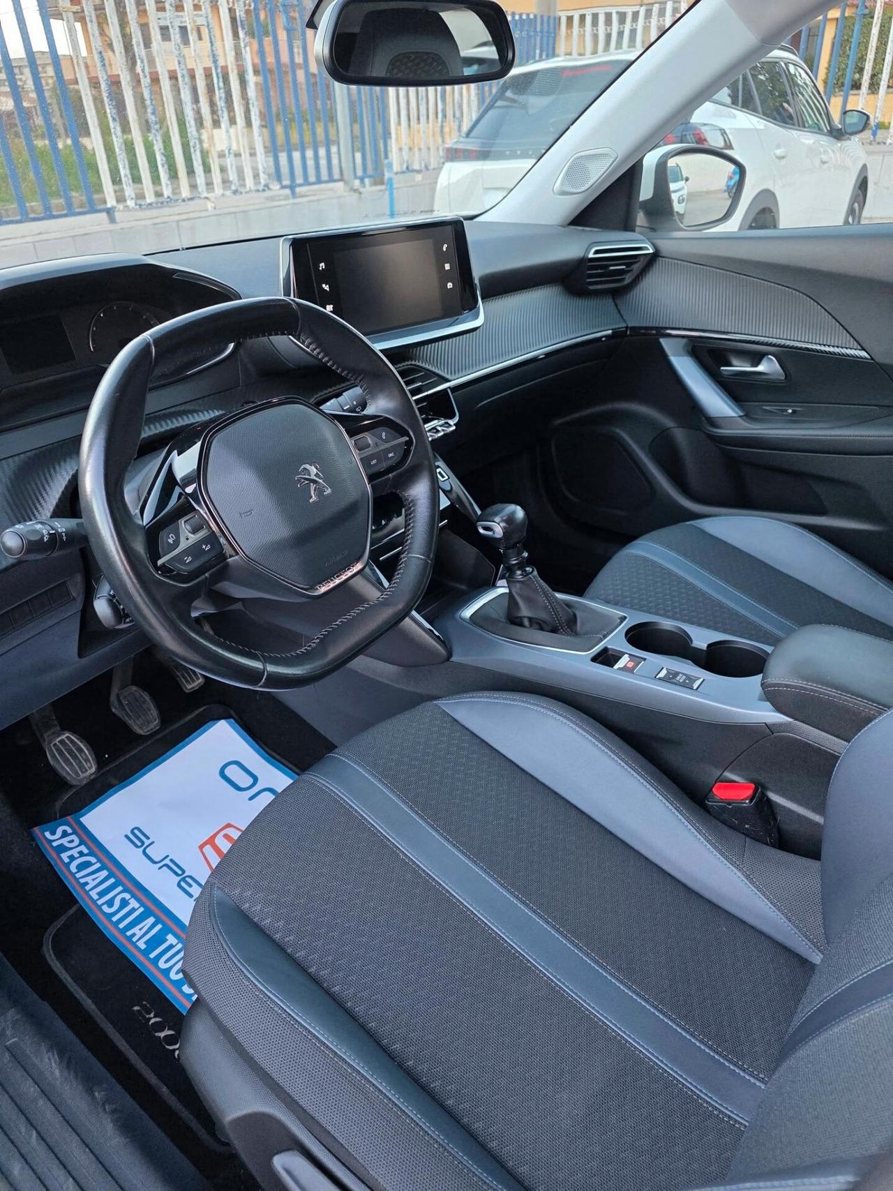 Peugeot 2008 1.5 BlueHDi 102 CV Allure Navi Pack con 87.000 Chilometri