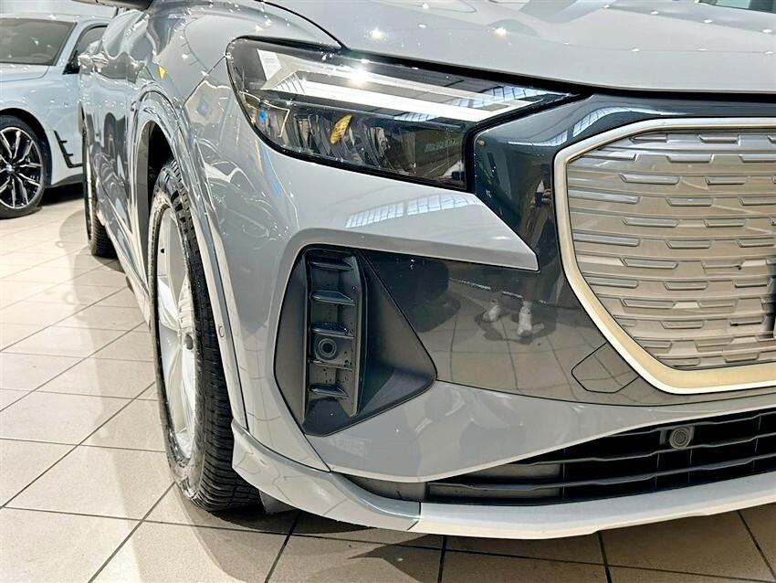 Audi Q4 50 e-tron quattro Business Advanced