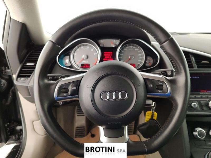 Audi R8 R8 Coupe 4.2 V8 quattro r-tronic