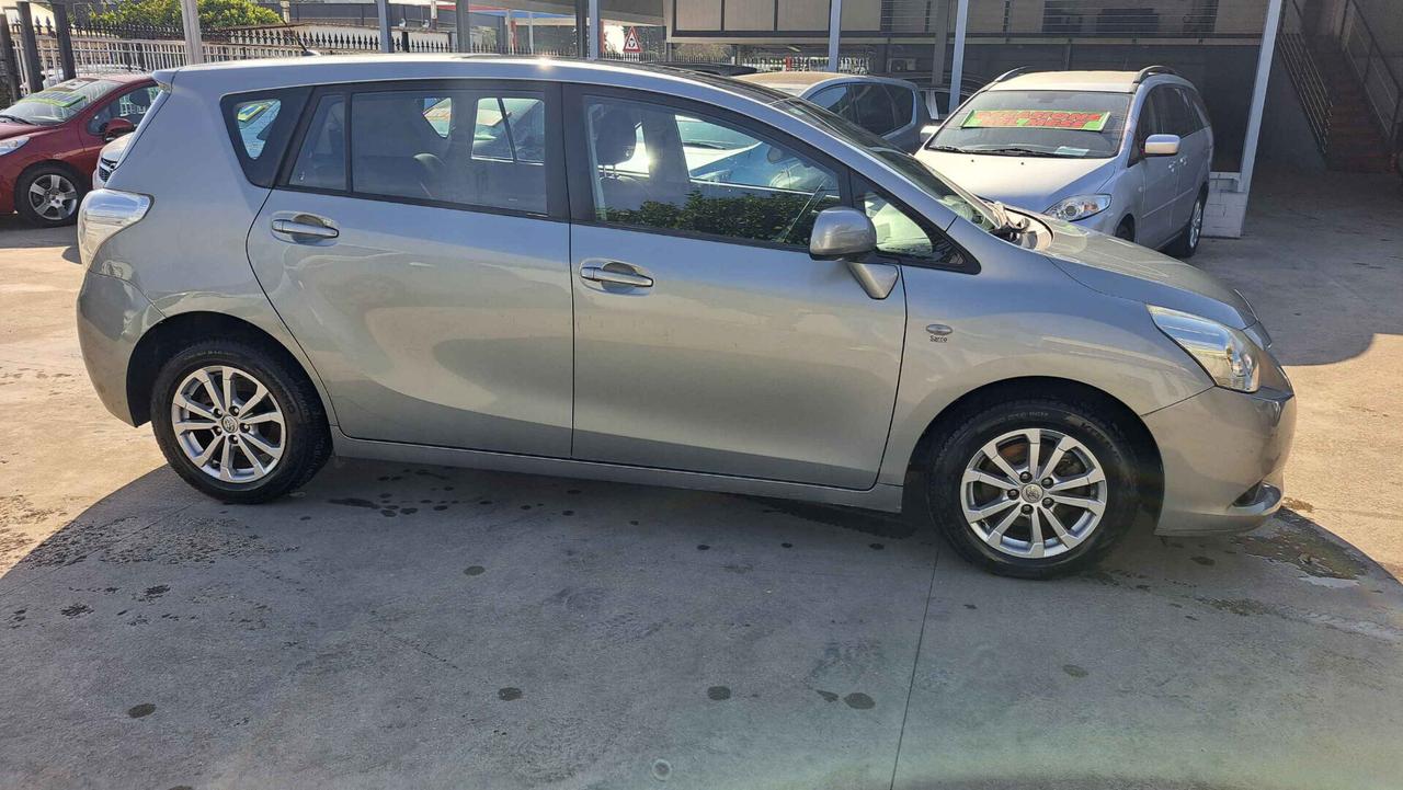 Toyota Verso 2.0 D Luxury Pack 7 posti Tetto Panoramico