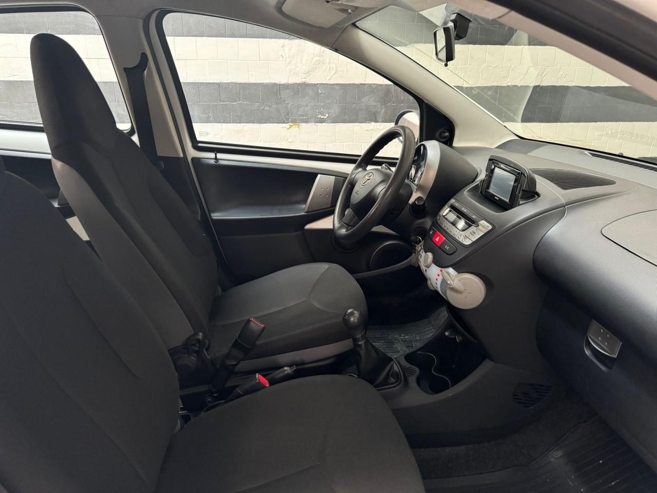 Toyota Aygo 1.0 12V VVT-i 5 porte Lounge Connect MMT