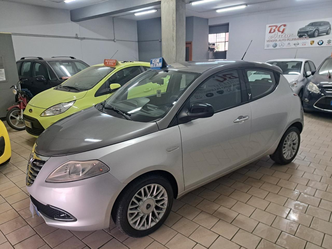 Lancia Ypsilon 0.9 TwinAir 85 CV 5 porte S&S Plati